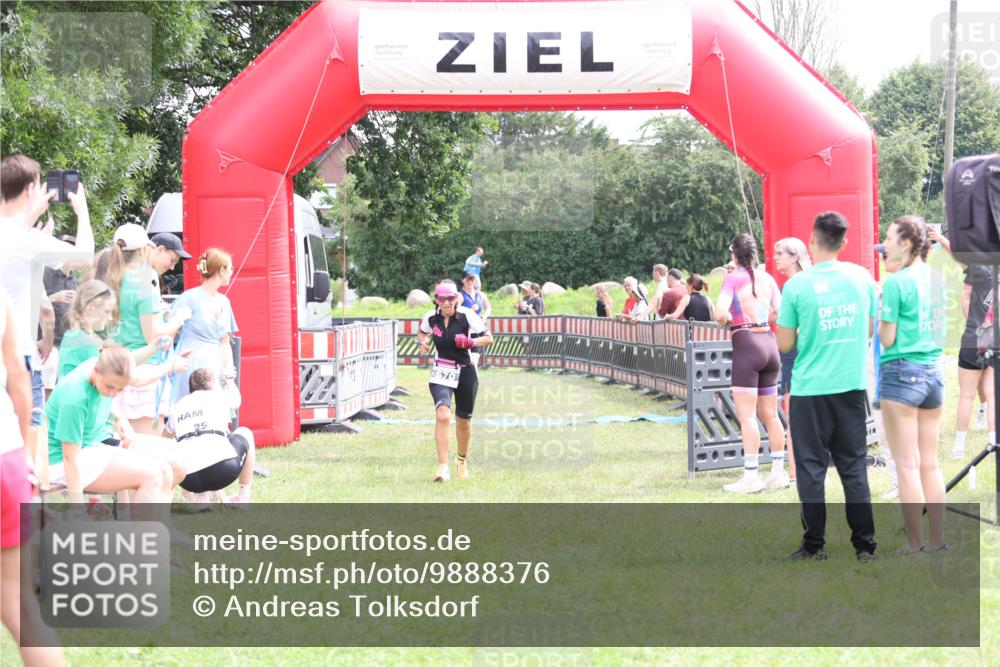 21.06.2026 - 29. Vierlanden-Triathlon Andreas Tolksdorf http://msf.ph/oto/9888376 21.06.2026 11:42:39 Ziel 515, 570, 515, 570 meine-sportfotos.de