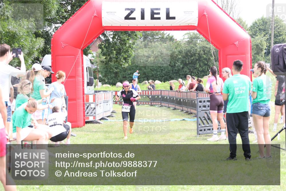 21.06.2026 - 29. Vierlanden-Triathlon Andreas Tolksdorf http://msf.ph/oto/9888377 21.06.2026 11:42:39 Ziel 515, 570, 515, 570 meine-sportfotos.de