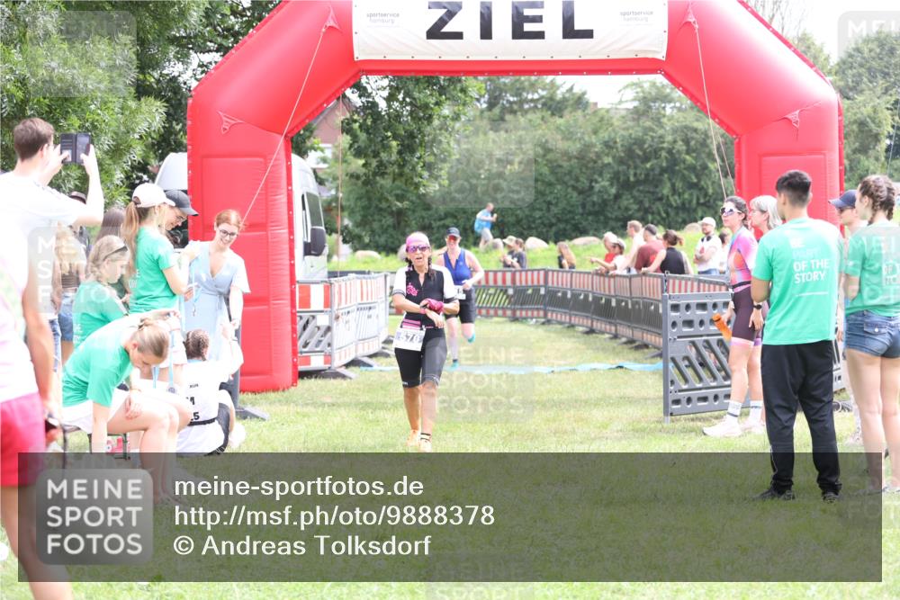 21.06.2026 - 29. Vierlanden-Triathlon Andreas Tolksdorf http://msf.ph/oto/9888378 21.06.2026 11:42:40 Ziel 515, 570, 515, 570 meine-sportfotos.de