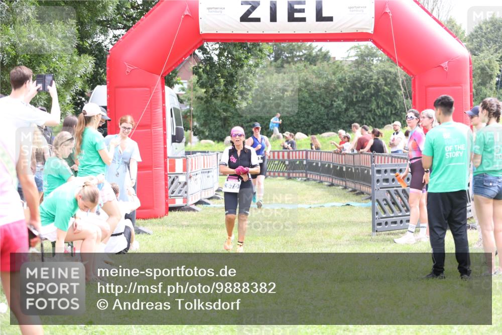 21.06.2026 - 29. Vierlanden-Triathlon Andreas Tolksdorf http://msf.ph/oto/9888382 21.06.2026 11:42:41 Ziel 515, 570, 515, 570 meine-sportfotos.de