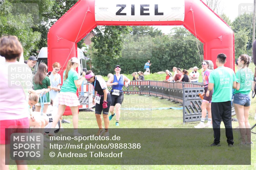 21.06.2026 - 29. Vierlanden-Triathlon Andreas Tolksdorf http://msf.ph/oto/9888386 21.06.2026 11:42:43 Ziel 515, 515 meine-sportfotos.de