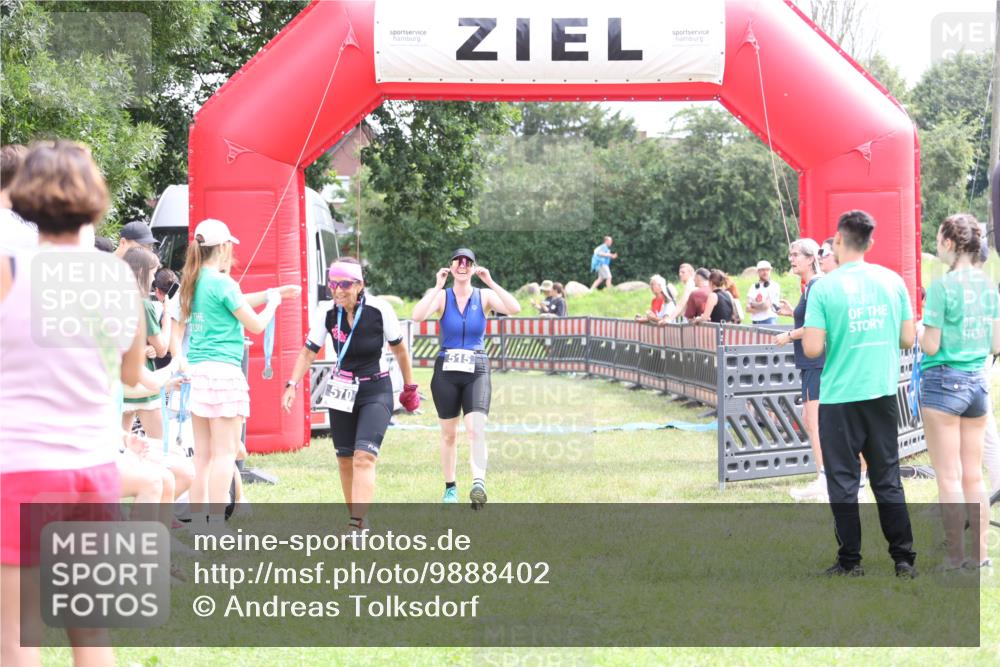 21.06.2026 - 29. Vierlanden-Triathlon Andreas Tolksdorf http://msf.ph/oto/9888402 21.06.2026 11:42:44 Ziel 515, 515 meine-sportfotos.de