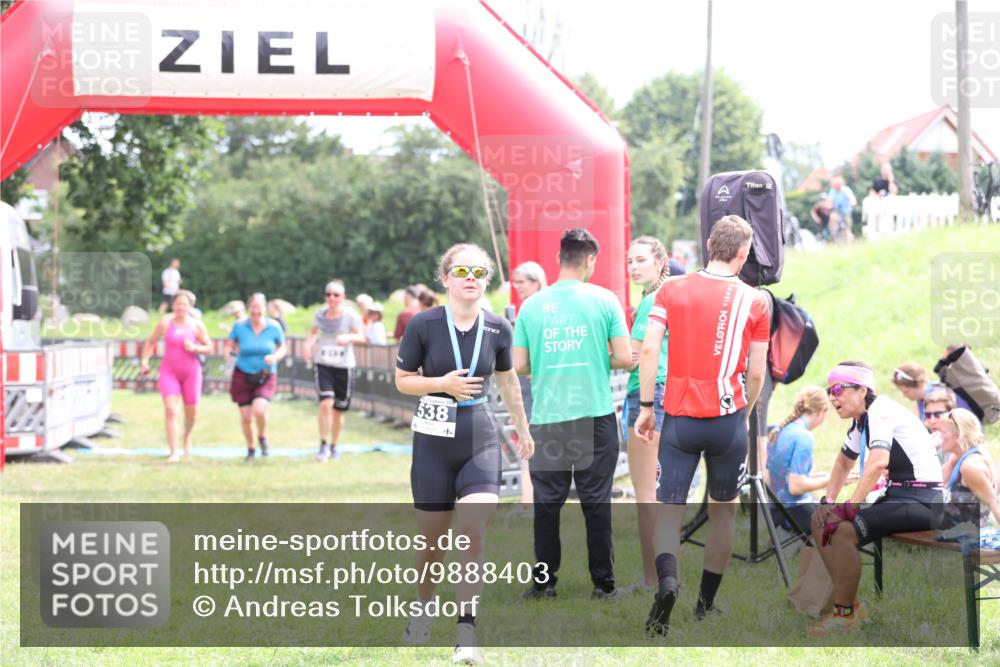 21.06.2026 - 29. Vierlanden-Triathlon Andreas Tolksdorf http://msf.ph/oto/9888403 21.06.2026 11:43:08 Ziel 613, 613 meine-sportfotos.de