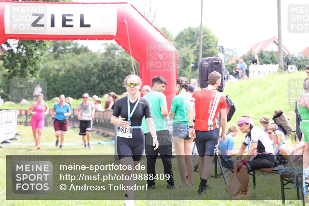 21.06.2026 - 29. Vierlanden-Triathlon Andreas Tolksdorf http://msf.ph/oto/9888409 21.06.2026 11:43:08 Ziel 613, 613 meine-sportfotos.de