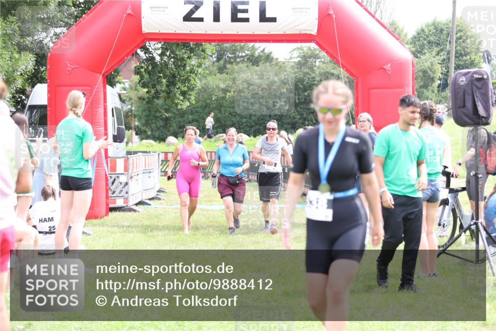 21.06.2026 - 29. Vierlanden-Triathlon Andreas Tolksdorf http://msf.ph/oto/9888412 21.06.2026 11:43:10 Ziel 613, 613 meine-sportfotos.de
