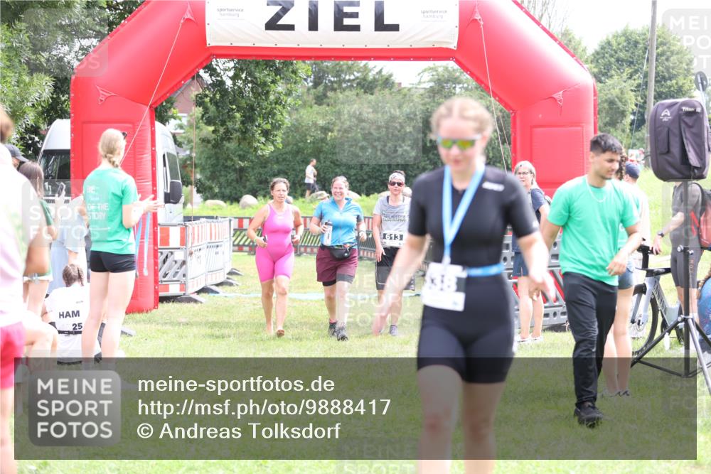 21.06.2026 - 29. Vierlanden-Triathlon Andreas Tolksdorf http://msf.ph/oto/9888417 21.06.2026 11:43:10 Ziel 613, 613 meine-sportfotos.de
