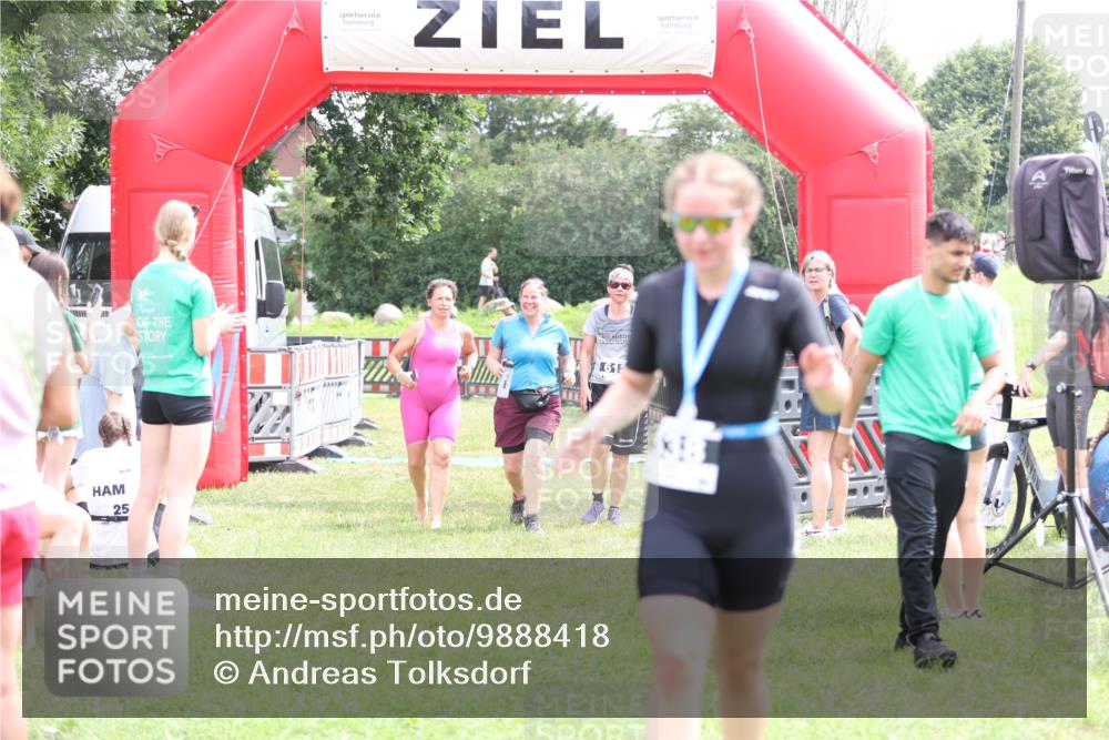 21.06.2026 - 29. Vierlanden-Triathlon Andreas Tolksdorf http://msf.ph/oto/9888418 21.06.2026 11:43:10 Ziel 613, 613 meine-sportfotos.de