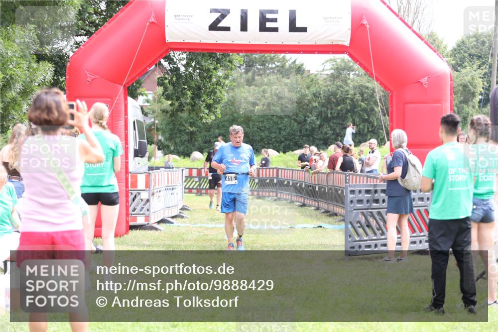 21.06.2026 - 29. Vierlanden-Triathlon Andreas Tolksdorf http://msf.ph/oto/9888429 21.06.2026 11:43:31 Ziel 415, 455, 576, 415, 455, 576 meine-sportfotos.de