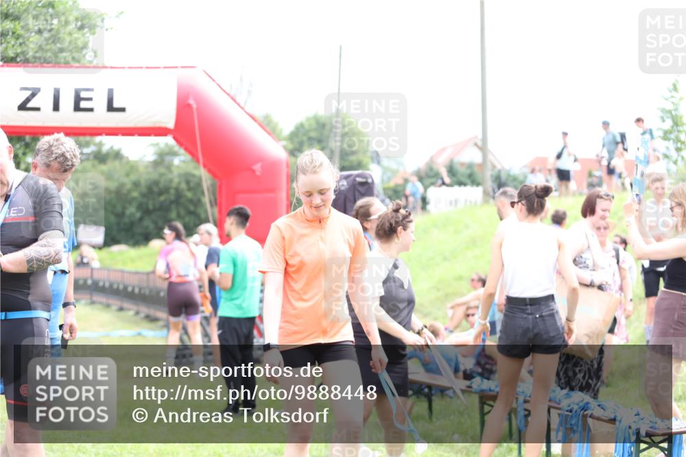 21.06.2026 - 29. Vierlanden-Triathlon Andreas Tolksdorf http://msf.ph/oto/9888448 21.06.2026 11:43:55 Ziel  meine-sportfotos.de