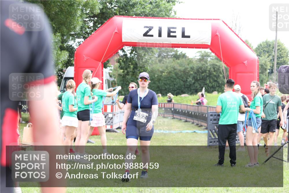 21.06.2026 - 29. Vierlanden-Triathlon Andreas Tolksdorf http://msf.ph/oto/9888459 21.06.2026 11:46:06 Ziel 494, 494 meine-sportfotos.de