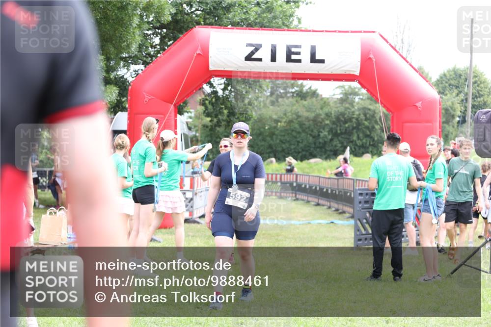 21.06.2026 - 29. Vierlanden-Triathlon Andreas Tolksdorf http://msf.ph/oto/9888461 21.06.2026 11:46:06 Ziel 494, 494 meine-sportfotos.de
