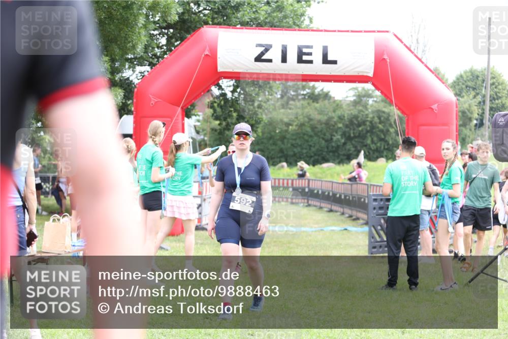 21.06.2026 - 29. Vierlanden-Triathlon Andreas Tolksdorf http://msf.ph/oto/9888463 21.06.2026 11:46:06 Ziel 494, 494 meine-sportfotos.de