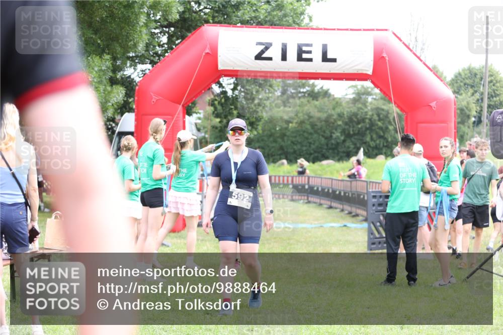 21.06.2026 - 29. Vierlanden-Triathlon Andreas Tolksdorf http://msf.ph/oto/9888464 21.06.2026 11:46:06 Ziel 494, 494 meine-sportfotos.de
