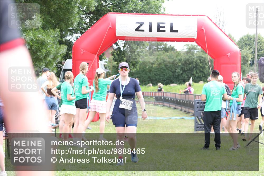 21.06.2026 - 29. Vierlanden-Triathlon Andreas Tolksdorf http://msf.ph/oto/9888465 21.06.2026 11:46:06 Ziel 494, 494 meine-sportfotos.de