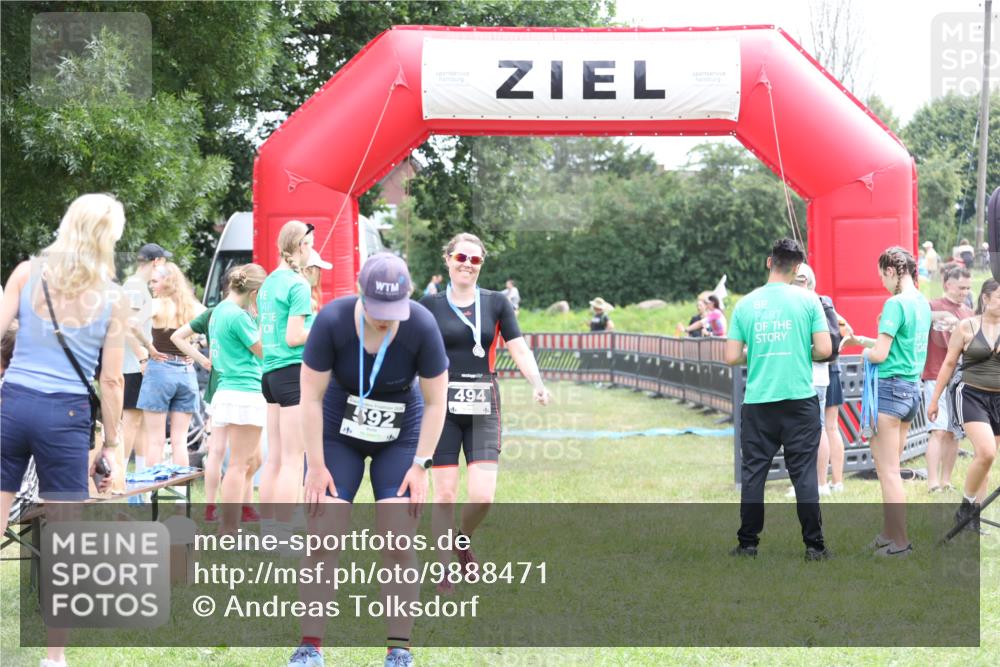 21.06.2026 - 29. Vierlanden-Triathlon Andreas Tolksdorf http://msf.ph/oto/9888471 21.06.2026 11:46:11 Ziel 502, 502 meine-sportfotos.de