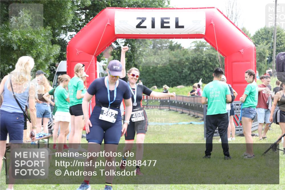 21.06.2026 - 29. Vierlanden-Triathlon Andreas Tolksdorf http://msf.ph/oto/9888477 21.06.2026 11:46:11 Ziel 502, 502 meine-sportfotos.de