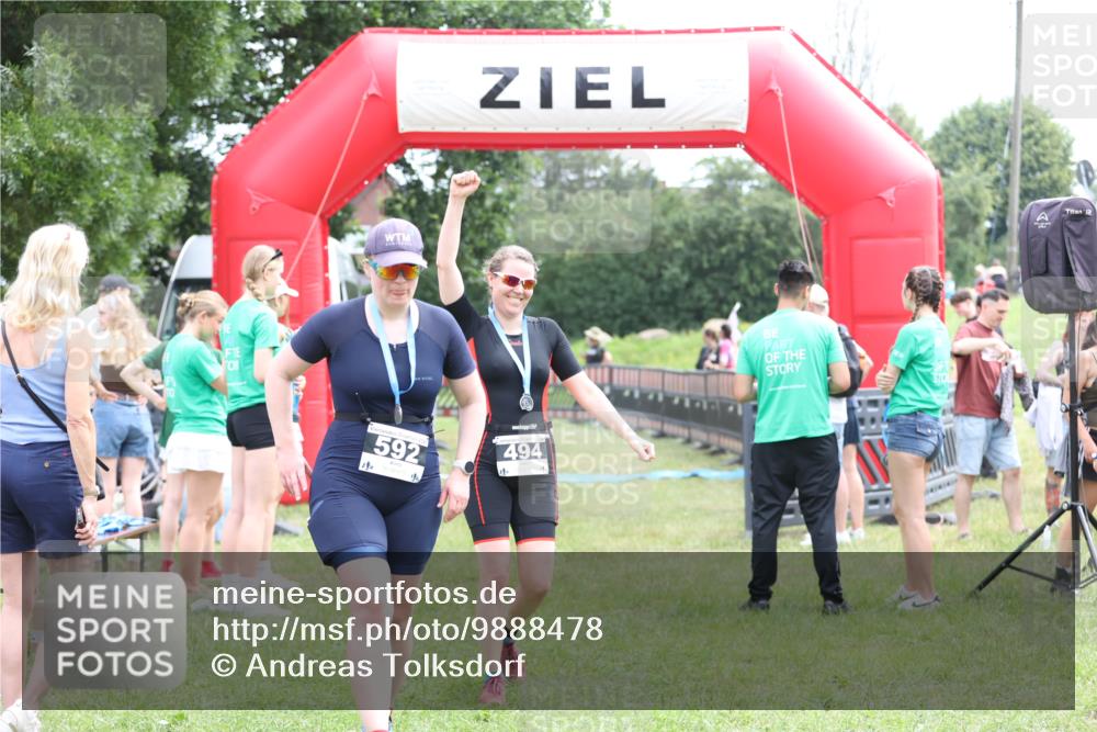 21.06.2026 - 29. Vierlanden-Triathlon Andreas Tolksdorf http://msf.ph/oto/9888478 21.06.2026 11:46:12 Ziel 502, 502 meine-sportfotos.de