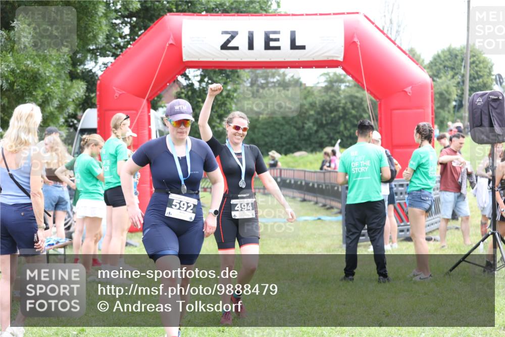 21.06.2026 - 29. Vierlanden-Triathlon Andreas Tolksdorf http://msf.ph/oto/9888479 21.06.2026 11:46:12 Ziel 502, 502 meine-sportfotos.de