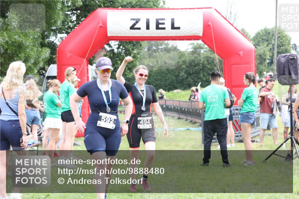 21.06.2026 - 29. Vierlanden-Triathlon Andreas Tolksdorf http://msf.ph/oto/9888480 21.06.2026 11:46:12 Ziel 502, 502 meine-sportfotos.de