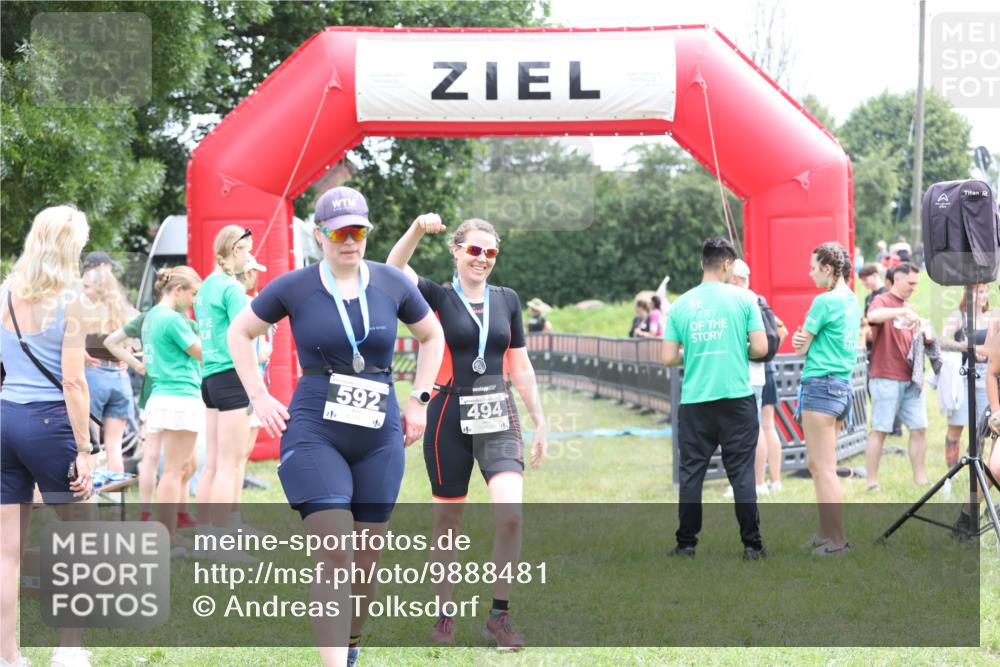 21.06.2026 - 29. Vierlanden-Triathlon Andreas Tolksdorf http://msf.ph/oto/9888481 21.06.2026 11:46:12 Ziel 502, 502 meine-sportfotos.de