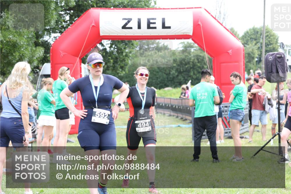 21.06.2026 - 29. Vierlanden-Triathlon Andreas Tolksdorf http://msf.ph/oto/9888484 21.06.2026 11:46:12 Ziel 502, 502 meine-sportfotos.de