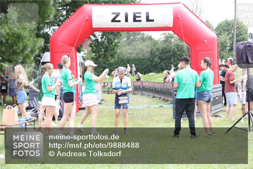 21.06.2026 - 29. Vierlanden-Triathlon Andreas Tolksdorf http://msf.ph/oto/9888488 21.06.2026 11:46:24 Ziel 502, 502 meine-sportfotos.de