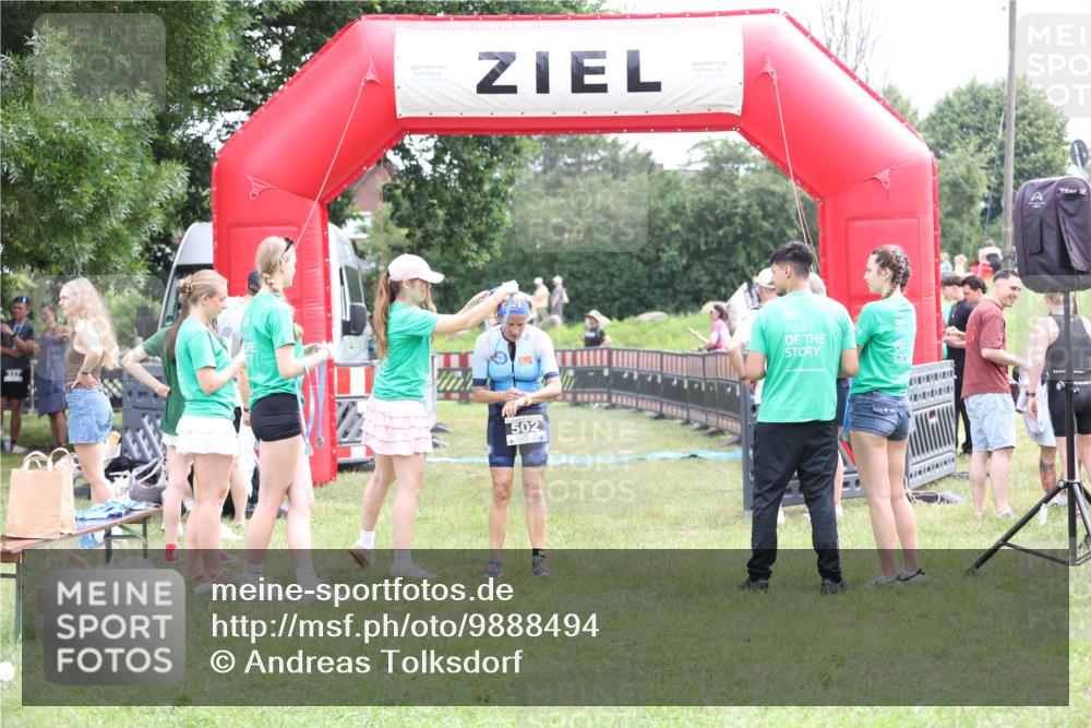 21.06.2026 - 29. Vierlanden-Triathlon Andreas Tolksdorf http://msf.ph/oto/9888494 21.06.2026 11:46:24 Ziel 502, 502 meine-sportfotos.de