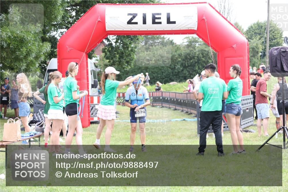 21.06.2026 - 29. Vierlanden-Triathlon Andreas Tolksdorf http://msf.ph/oto/9888497 21.06.2026 11:46:24 Ziel 502, 502 meine-sportfotos.de
