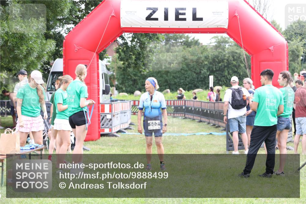 21.06.2026 - 29. Vierlanden-Triathlon Andreas Tolksdorf http://msf.ph/oto/9888499 21.06.2026 11:46:30 Ziel 567, 567 meine-sportfotos.de