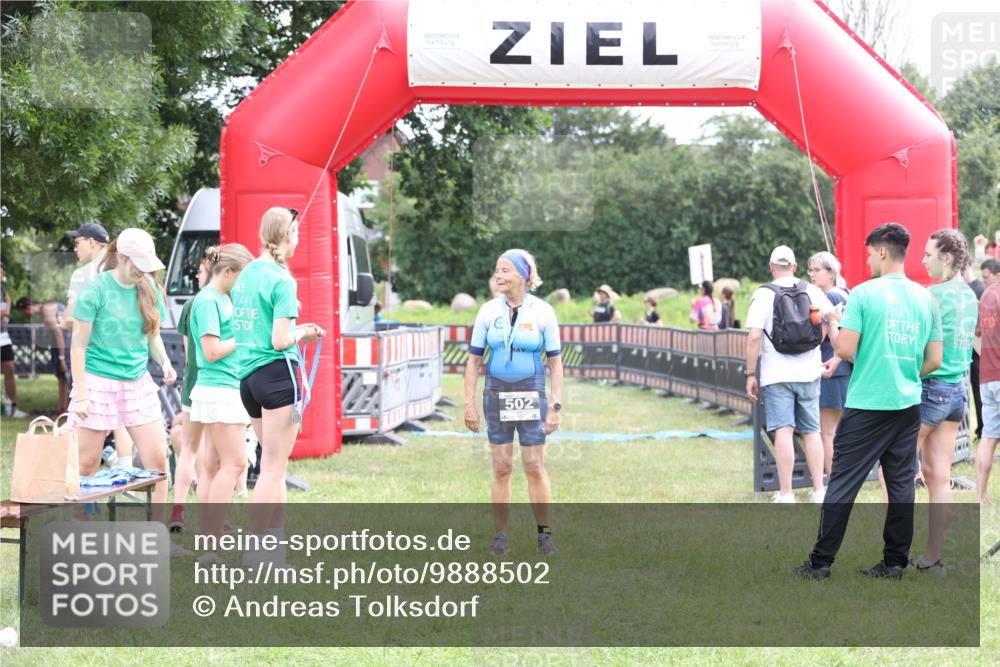 21.06.2026 - 29. Vierlanden-Triathlon Andreas Tolksdorf http://msf.ph/oto/9888502 21.06.2026 11:46:31 Ziel 567, 567 meine-sportfotos.de