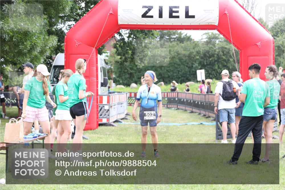 21.06.2026 - 29. Vierlanden-Triathlon Andreas Tolksdorf http://msf.ph/oto/9888504 21.06.2026 11:46:31 Ziel 567, 567 meine-sportfotos.de