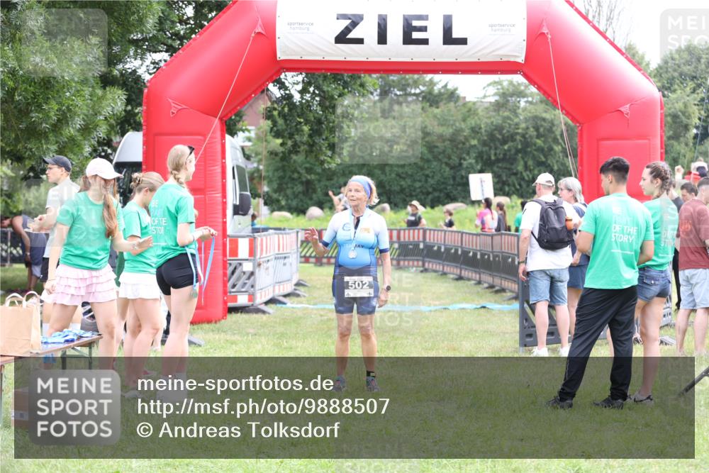 21.06.2026 - 29. Vierlanden-Triathlon Andreas Tolksdorf http://msf.ph/oto/9888507 21.06.2026 11:46:31 Ziel 567, 567 meine-sportfotos.de
