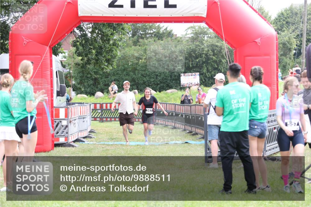 21.06.2026 - 29. Vierlanden-Triathlon Andreas Tolksdorf http://msf.ph/oto/9888511 21.06.2026 11:46:41 Ziel 560, 567, 560, 567 meine-sportfotos.de