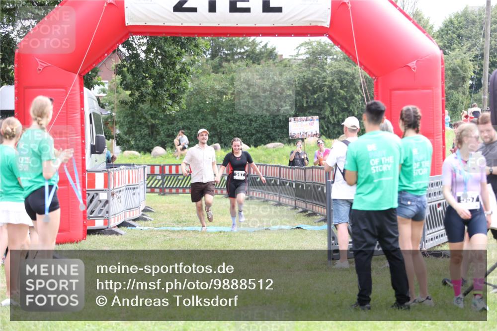 21.06.2026 - 29. Vierlanden-Triathlon Andreas Tolksdorf http://msf.ph/oto/9888512 21.06.2026 11:46:41 Ziel 560, 567, 560, 567 meine-sportfotos.de