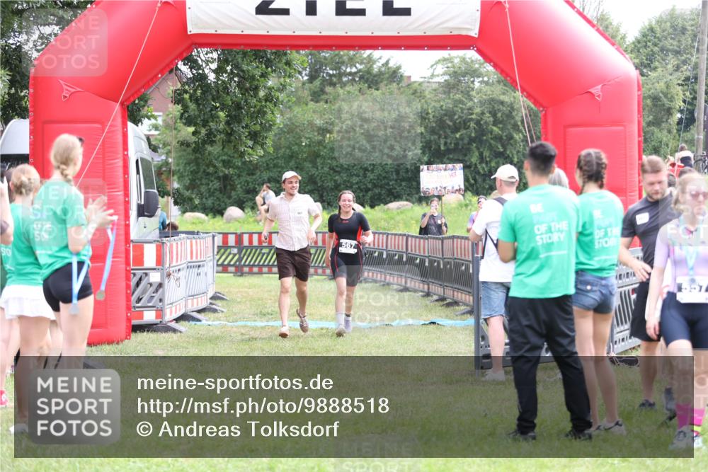 21.06.2026 - 29. Vierlanden-Triathlon Andreas Tolksdorf http://msf.ph/oto/9888518 21.06.2026 11:46:41 Ziel 560, 567, 560, 567 meine-sportfotos.de