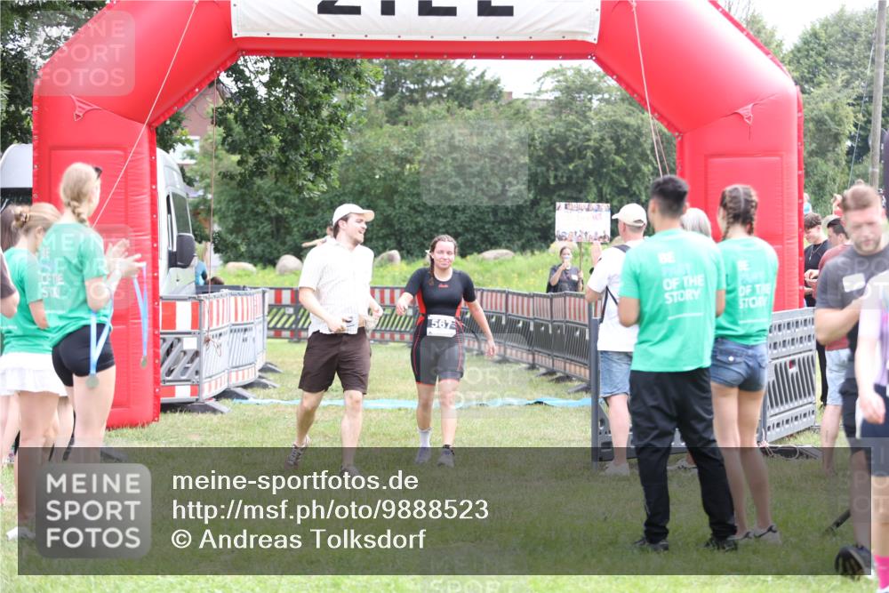 21.06.2026 - 29. Vierlanden-Triathlon Andreas Tolksdorf http://msf.ph/oto/9888523 21.06.2026 11:46:43 Ziel 560, 567, 560, 567 meine-sportfotos.de