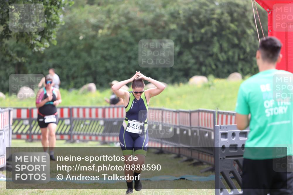 21.06.2026 - 29. Vierlanden-Triathlon Andreas Tolksdorf http://msf.ph/oto/9888590 21.06.2026 11:48:25 Ziel 546, 565, 546, 565 meine-sportfotos.de