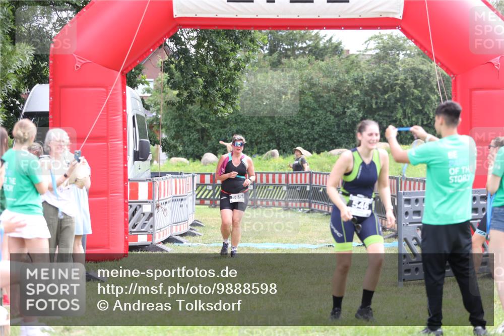 21.06.2026 - 29. Vierlanden-Triathlon Andreas Tolksdorf http://msf.ph/oto/9888598 21.06.2026 11:48:29 Ziel 546, 565, 546, 565 meine-sportfotos.de