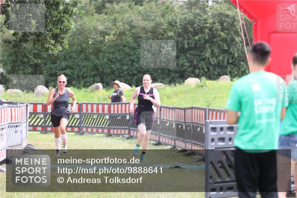 21.06.2026 - 29. Vierlanden-Triathlon Andreas Tolksdorf http://msf.ph/oto/9888641 21.06.2026 11:49:48 Ziel 527, 574, 527, 574 meine-sportfotos.de