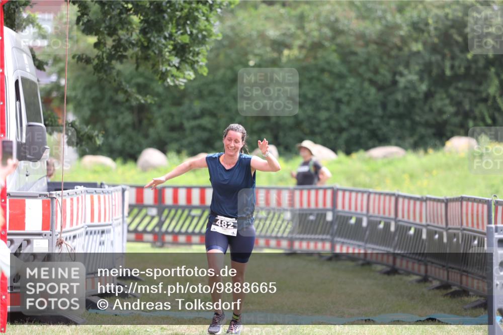 21.06.2026 - 29. Vierlanden-Triathlon Andreas Tolksdorf http://msf.ph/oto/9888665 21.06.2026 11:50:32 Ziel 482, 482 meine-sportfotos.de