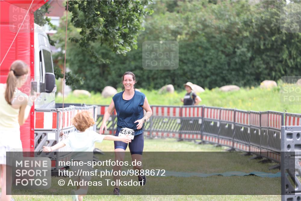 21.06.2026 - 29. Vierlanden-Triathlon Andreas Tolksdorf http://msf.ph/oto/9888672 21.06.2026 11:50:33 Ziel 482, 482 meine-sportfotos.de