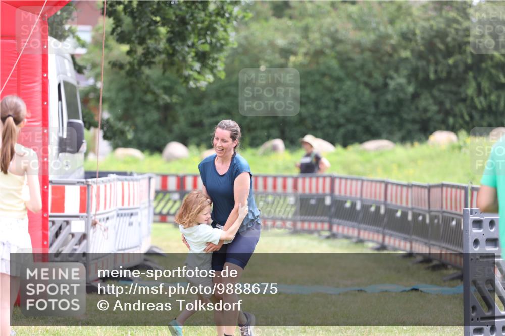 21.06.2026 - 29. Vierlanden-Triathlon Andreas Tolksdorf http://msf.ph/oto/9888675 21.06.2026 11:50:34 Ziel 482, 482 meine-sportfotos.de