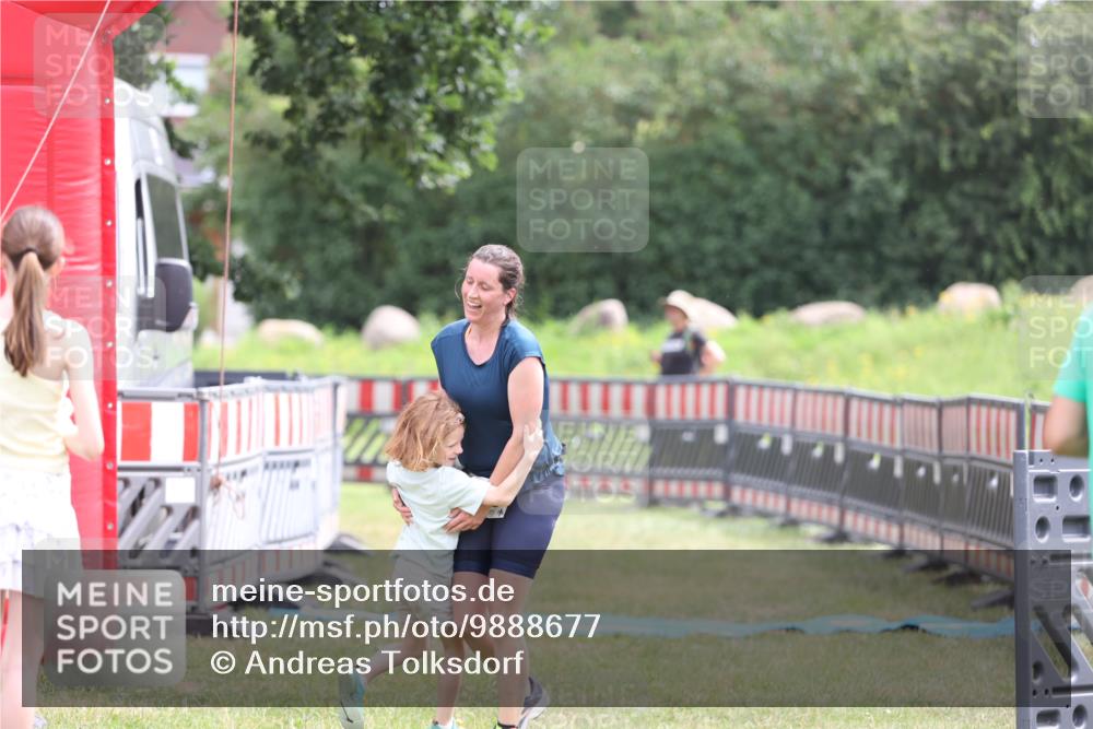 21.06.2026 - 29. Vierlanden-Triathlon Andreas Tolksdorf http://msf.ph/oto/9888677 21.06.2026 11:50:34 Ziel 482, 482 meine-sportfotos.de