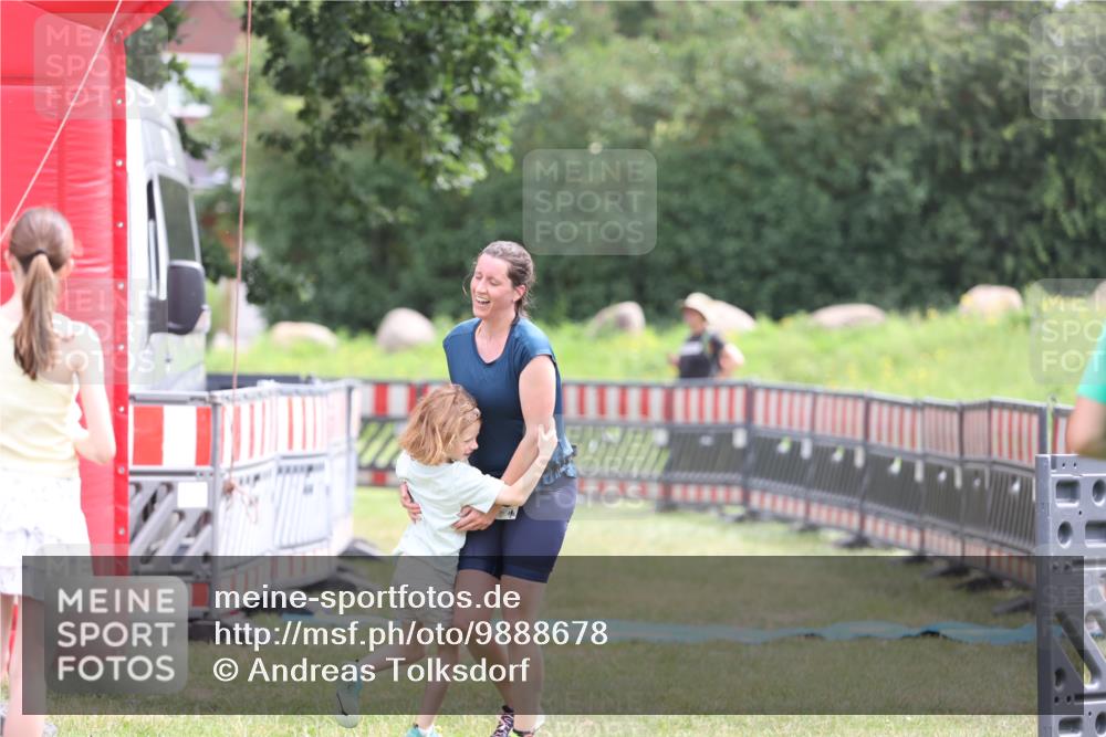 21.06.2026 - 29. Vierlanden-Triathlon Andreas Tolksdorf http://msf.ph/oto/9888678 21.06.2026 11:50:34 Ziel 482, 482 meine-sportfotos.de