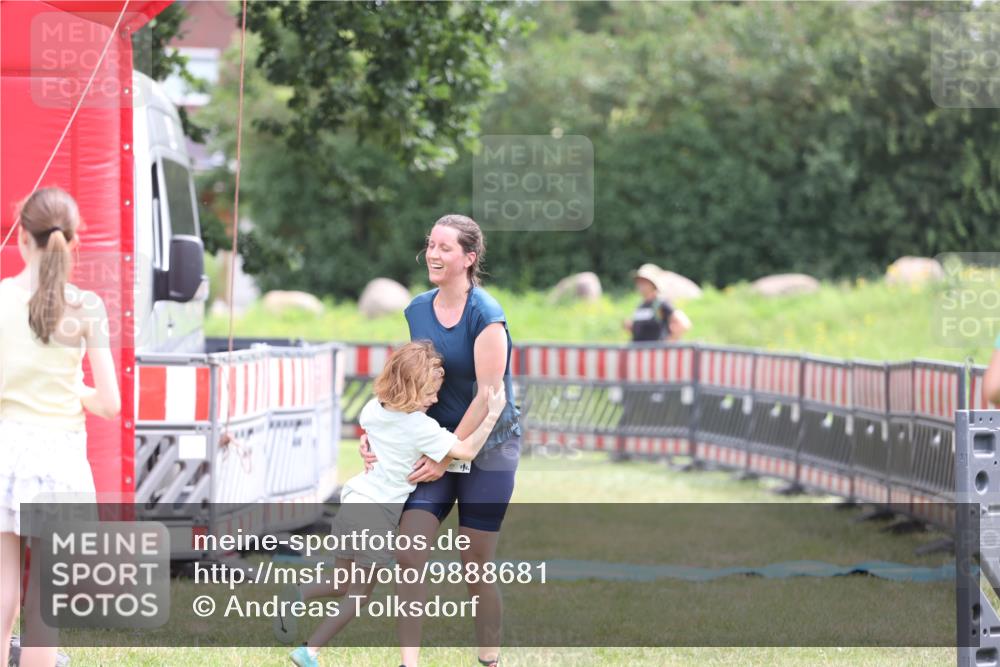 21.06.2026 - 29. Vierlanden-Triathlon Andreas Tolksdorf http://msf.ph/oto/9888681 21.06.2026 11:50:35 Ziel 482, 482 meine-sportfotos.de