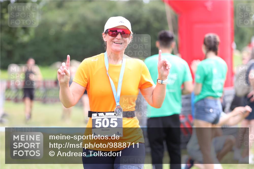 21.06.2026 - 29. Vierlanden-Triathlon Andreas Tolksdorf http://msf.ph/oto/9888711 21.06.2026 11:51:25 Ziel 534, 612, 534, 612 meine-sportfotos.de