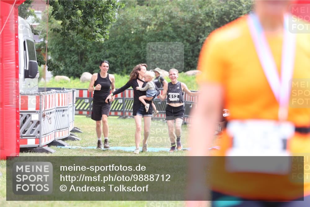 21.06.2026 - 29. Vierlanden-Triathlon Andreas Tolksdorf http://msf.ph/oto/9888712 21.06.2026 11:51:27 Ziel 299, 534, 612, 299, 534, 612 meine-sportfotos.de