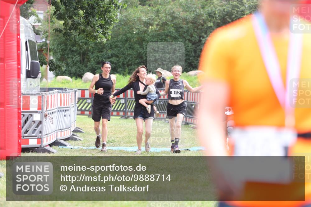 21.06.2026 - 29. Vierlanden-Triathlon Andreas Tolksdorf http://msf.ph/oto/9888714 21.06.2026 11:51:27 Ziel 299, 534, 612, 299, 534, 612 meine-sportfotos.de