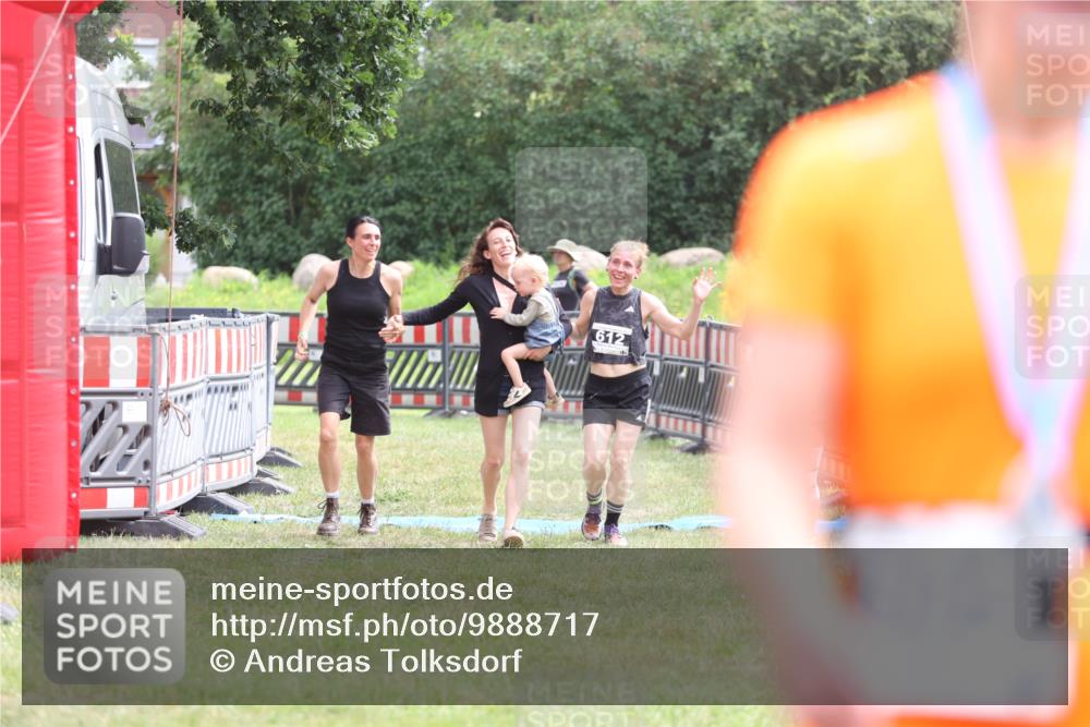 21.06.2026 - 29. Vierlanden-Triathlon Andreas Tolksdorf http://msf.ph/oto/9888717 21.06.2026 11:51:27 Ziel 299, 534, 612, 299, 534, 612 meine-sportfotos.de