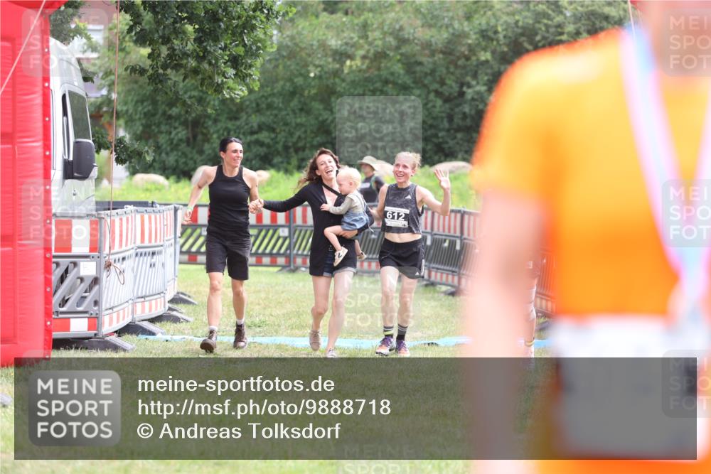 21.06.2026 - 29. Vierlanden-Triathlon Andreas Tolksdorf http://msf.ph/oto/9888718 21.06.2026 11:51:27 Ziel 299, 534, 612, 299, 534, 612 meine-sportfotos.de
